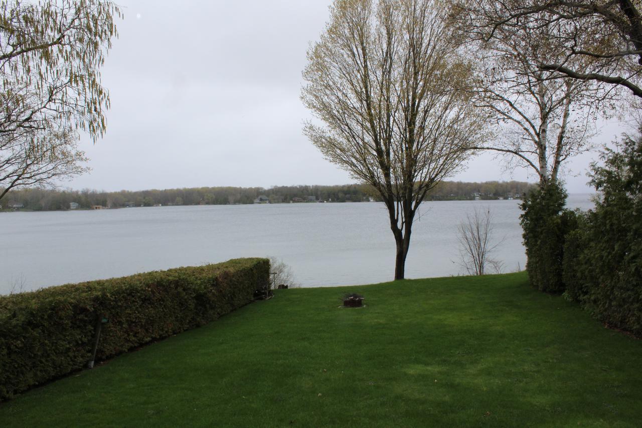 Water'S Edge B & B Oro-Medonte Екстериор снимка